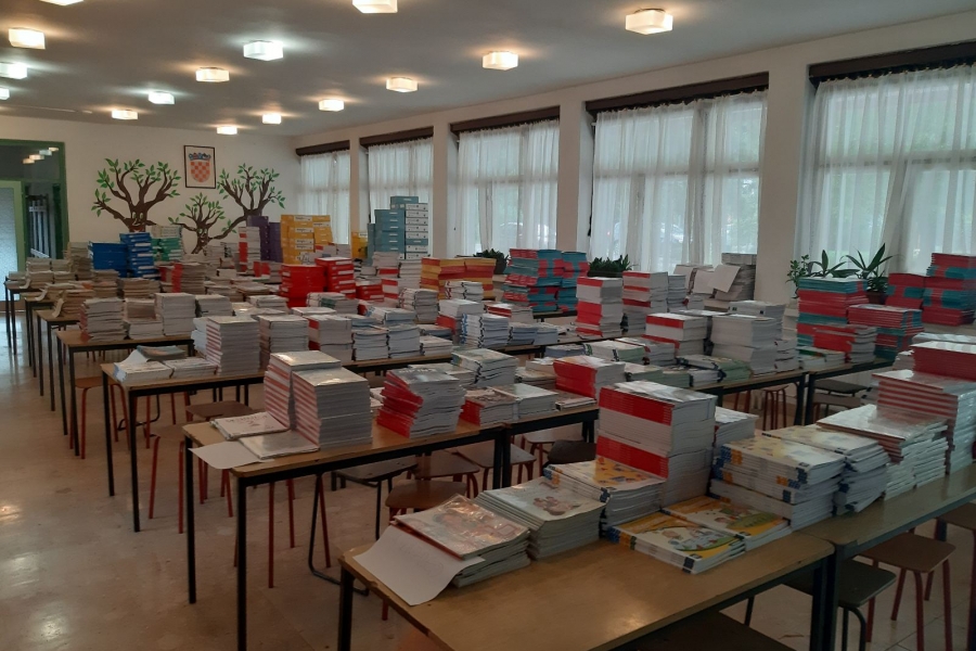 Općina Sveti Ivan Žabno i ove je školske godine osigurala besplatne radne bilježnice i pribor